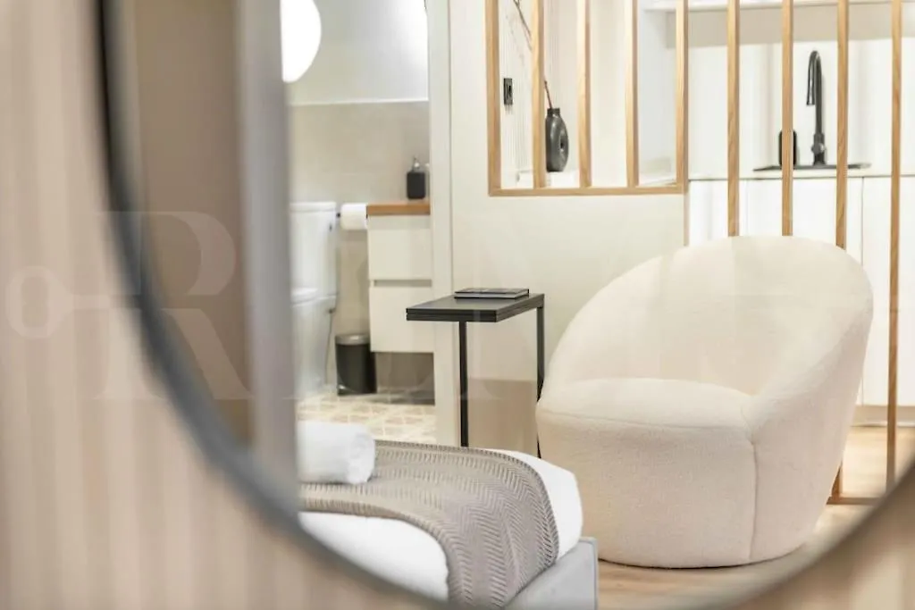 Romantic Getaway Studio In The Center By Rems Malaga Apartment