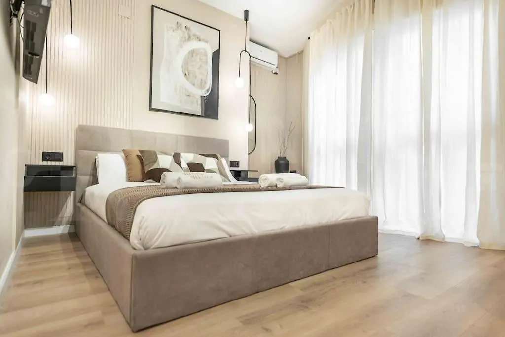 Apartment Romantic Getaway Studio In The Center By Rems Malaga