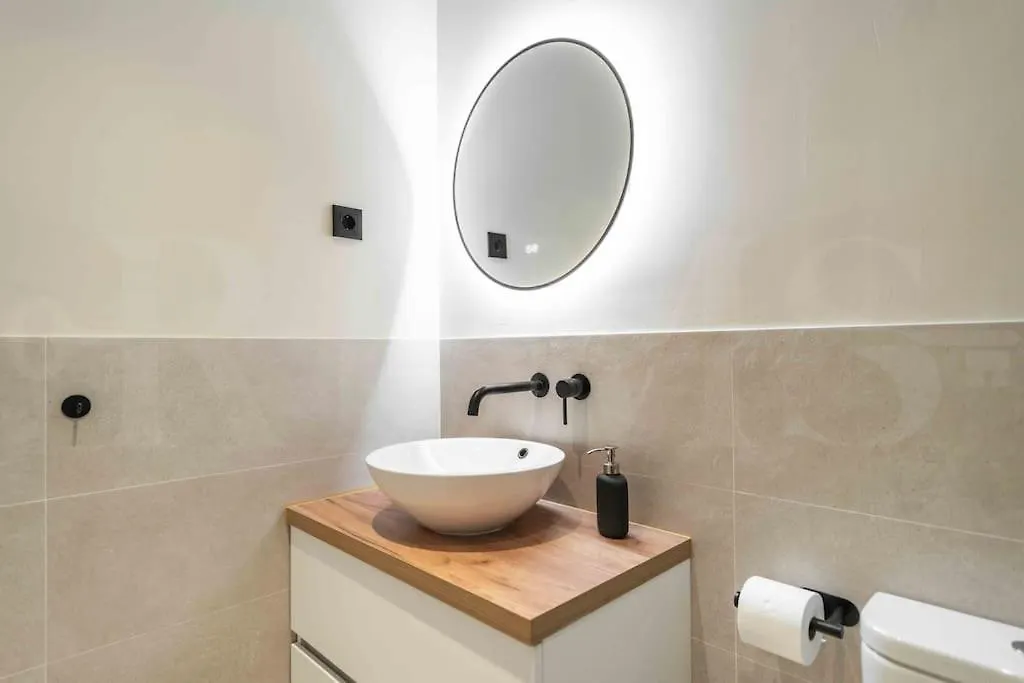 Apartment Romantic Getaway Studio In The Center By Rems Malaga