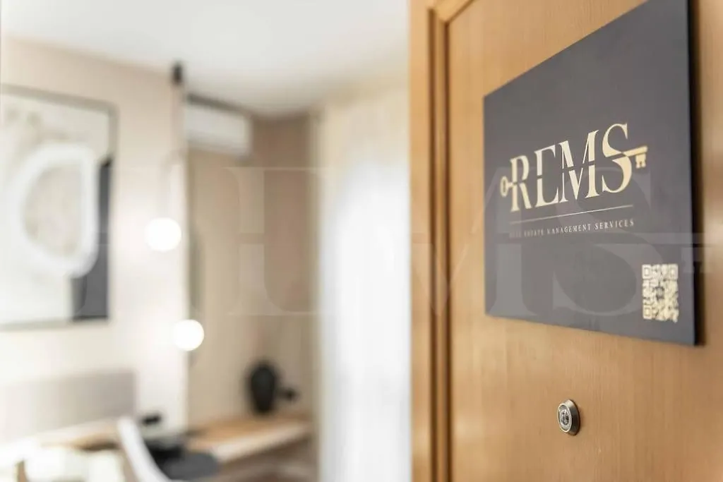 Romantic Getaway Studio In The Center By Rems Malaga